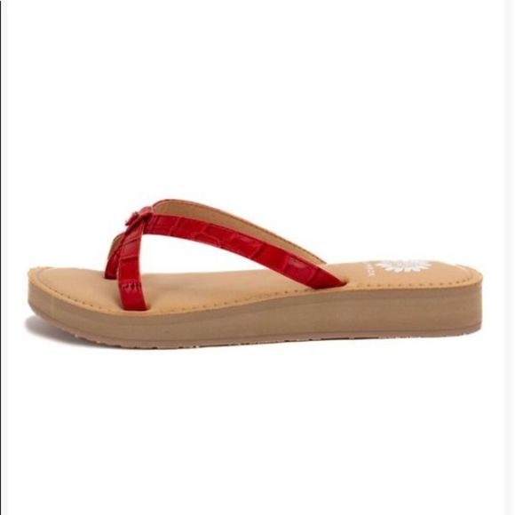 YELLOWBOX Red and Beige Aesy
Sandal Thong with Adjustable Straps Size 8 NEW - Picture 4 of 4